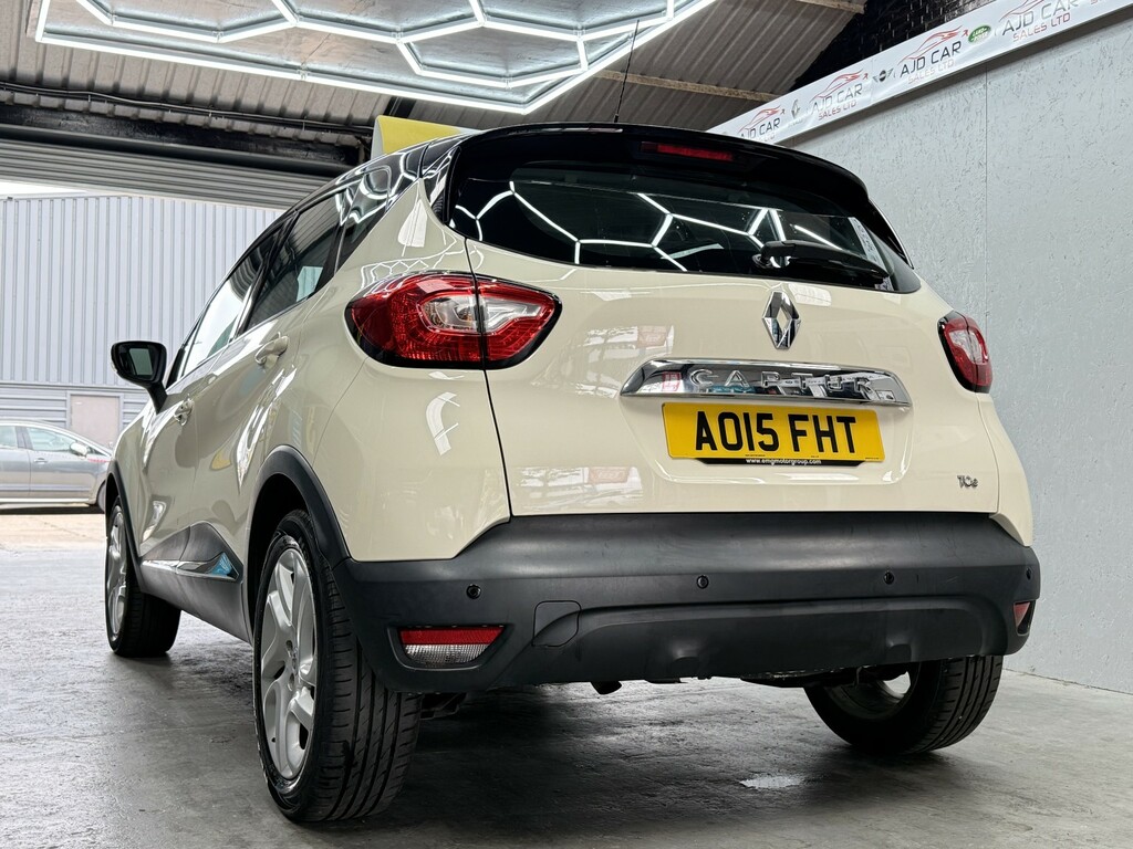 Renault Captur Suv 0.9 Dynamique Medianav Tce 90 Stop Start Ap AO15FHT White #3
