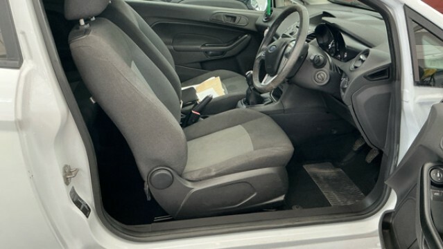 Ford Fiesta Hatchback 1.3 Studio 201313 LF13ODB White #6