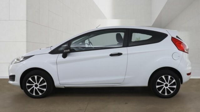 Ford Fiesta Hatchback 1.3 Studio 201313 LF13ODB White #3