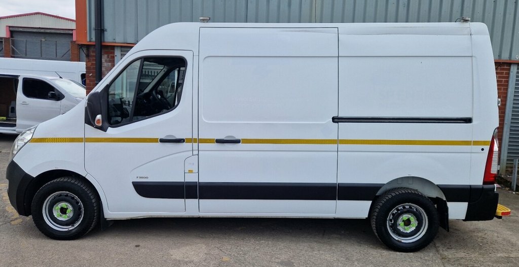 Vauxhall Movano Mpv White #4
