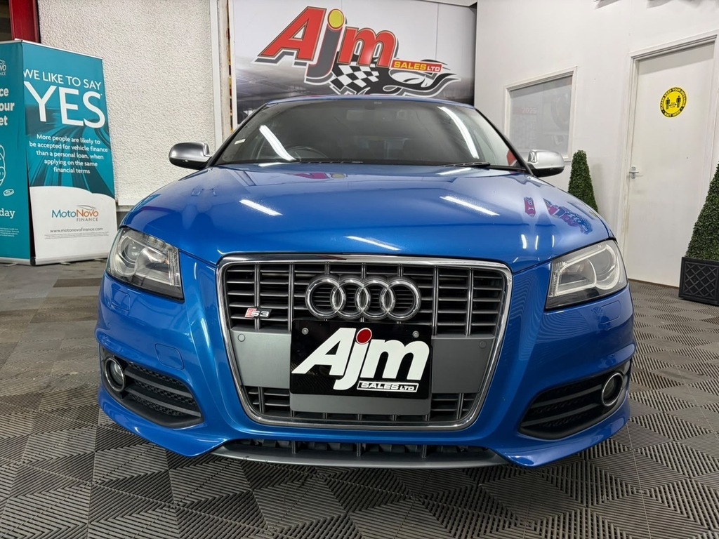 Audi A3 Black Edition 35 Tfsi 150 Ps S Tronic Red #3