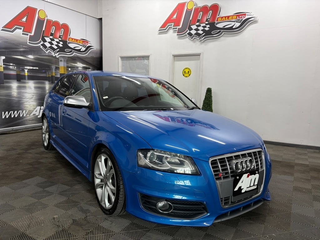 Audi A3 Black Edition 35 Tfsi 150 Ps S Tronic Red #2