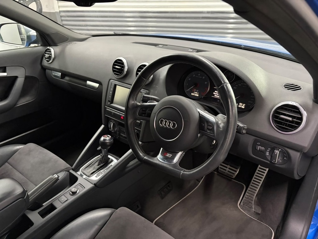 Audi A3 Black Edition 35 Tfsi 150 Ps S Tronic Red #13