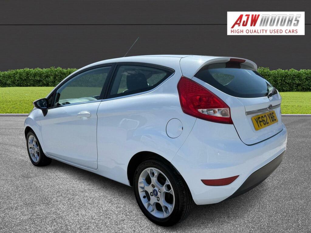 Ford Fiesta Hatchback 1.4 Zetec 201262 White #2
