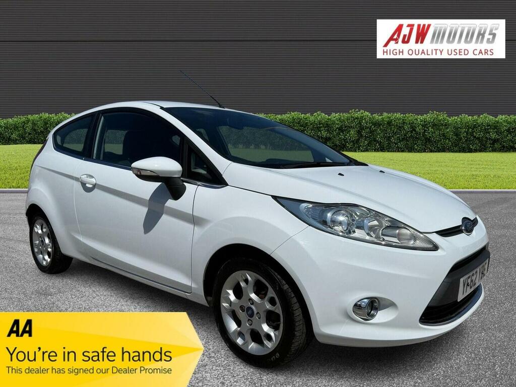 Ford Fiesta Hatchback 1.4 Zetec 201262 White
