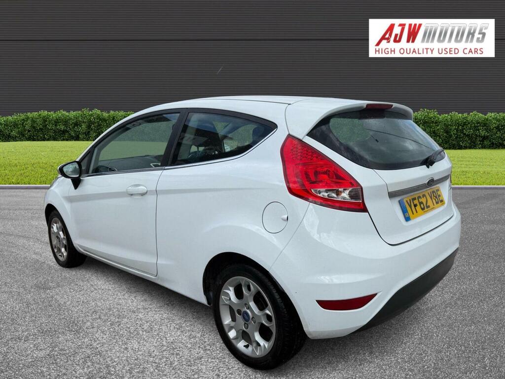 Ford Fiesta Hatchback 1.4 Zetec 201262 White #4