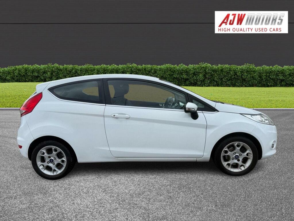 Ford Fiesta Hatchback 1.4 Zetec 201262 White #5