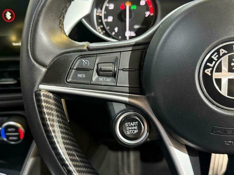 Alfa Romeo Giulia 2.0 Tb Super Red #59