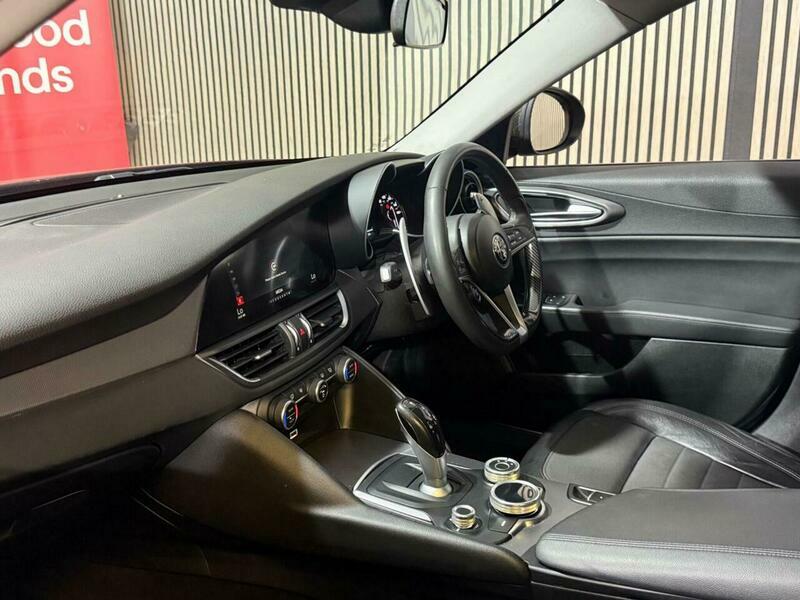 Alfa Romeo Giulia 2.0 Tb Super Red #37