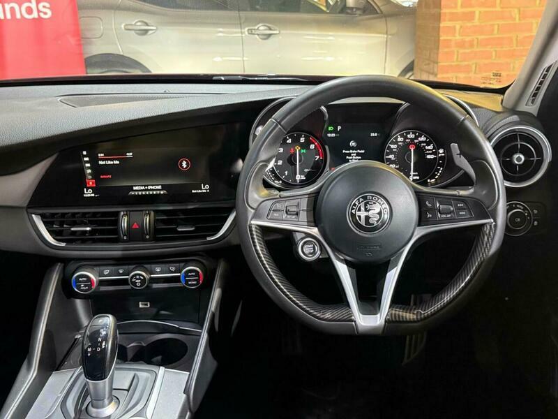 Alfa Romeo Giulia 2.0 Tb Super Red #32