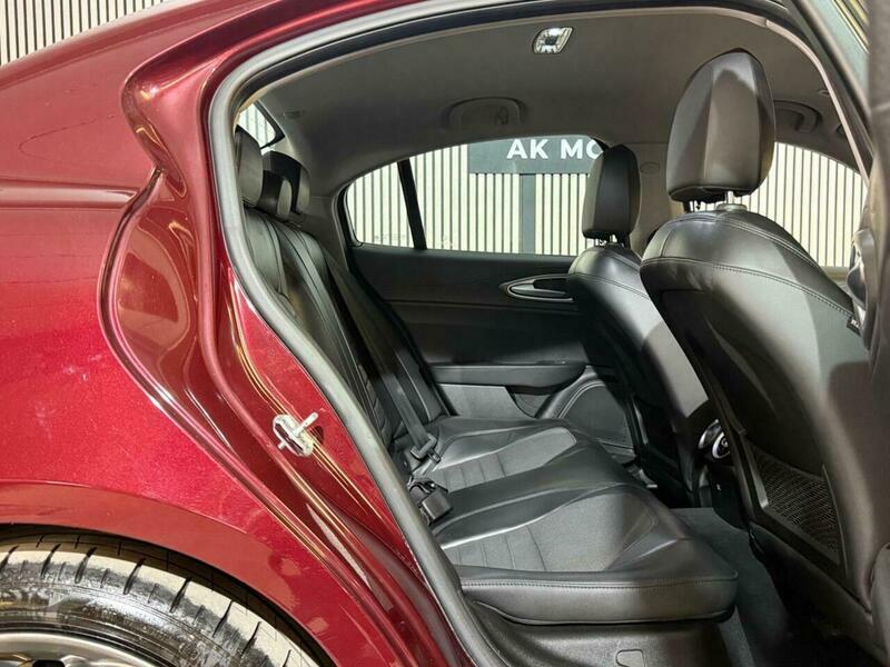 Alfa Romeo Giulia 2.0 Tb Super Red #40