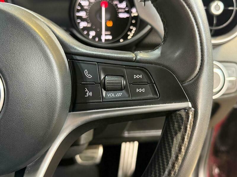 Alfa Romeo Giulia 2.0 Tb Super Red #44