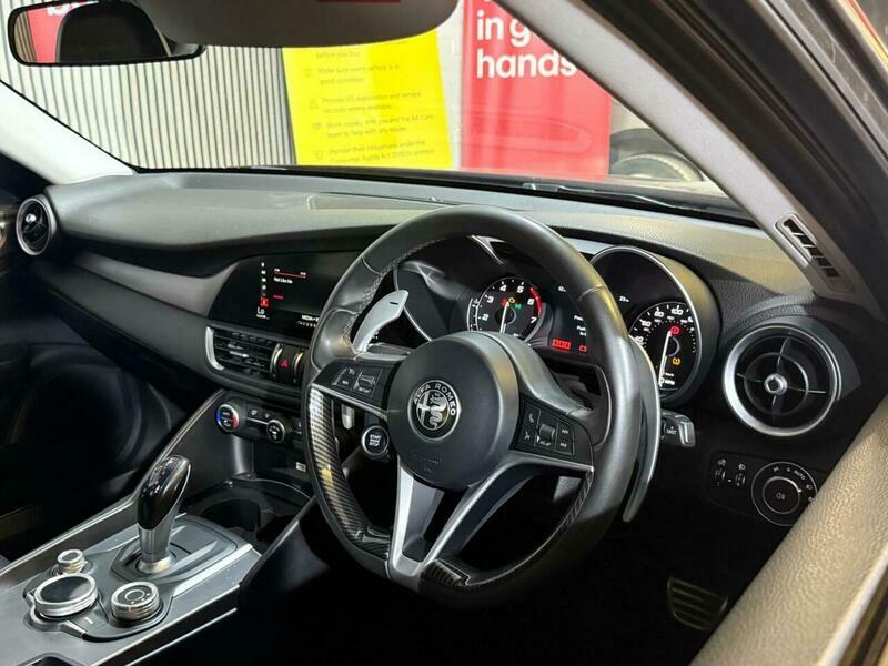 Alfa Romeo Giulia 2.0 Tb Super Red #33