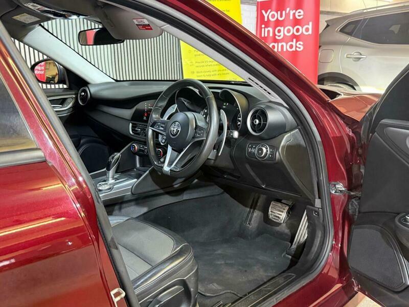 Alfa Romeo Giulia 2.0 Tb Super Red #38