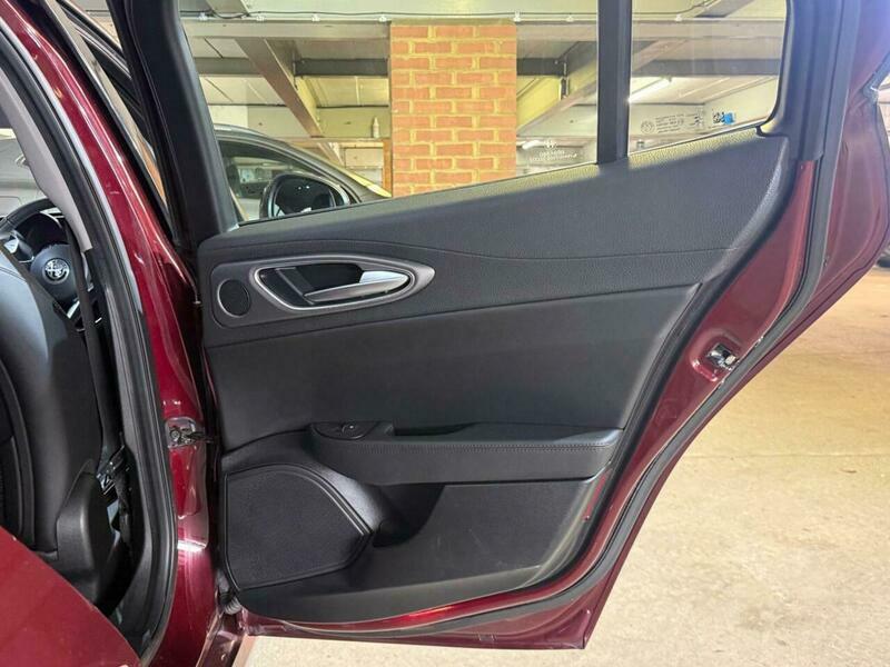 Alfa Romeo Giulia 2.0 Tb Super Red #48