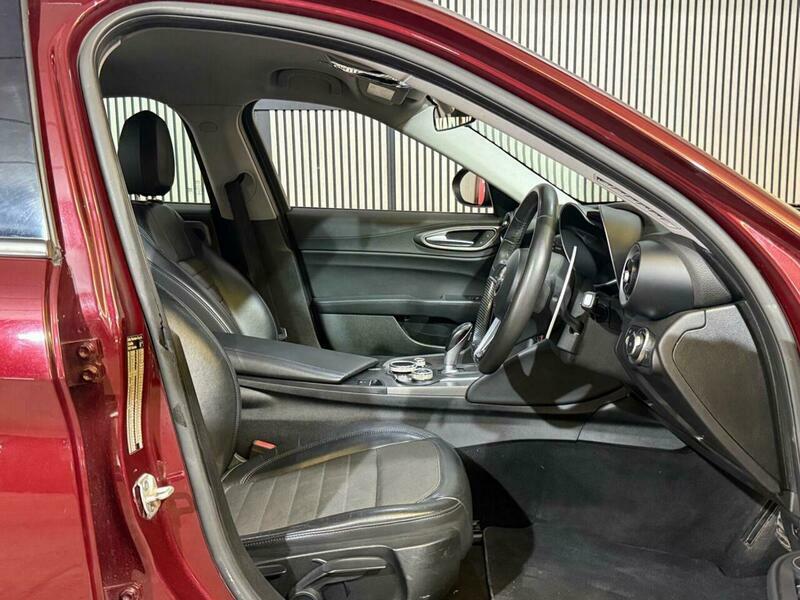 Alfa Romeo Giulia 2.0 Tb Super Red #39