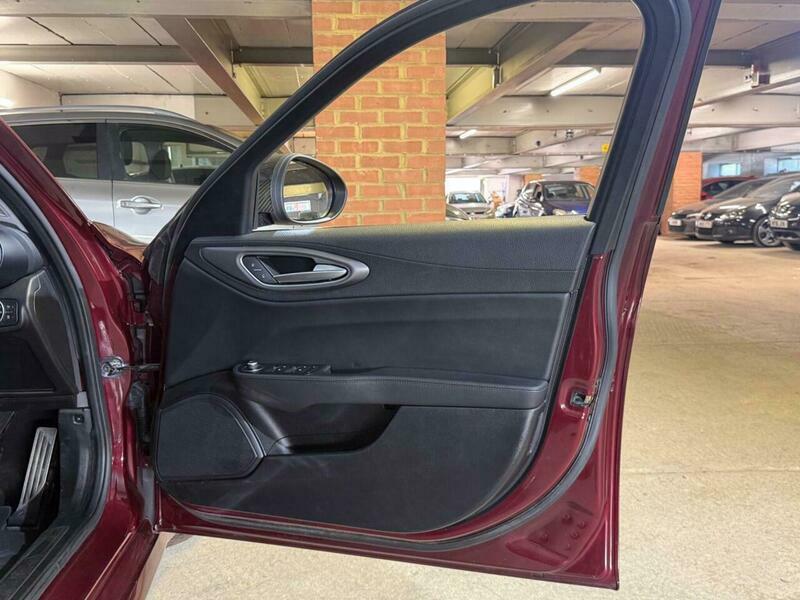 Alfa Romeo Giulia 2.0 Tb Super Red #49