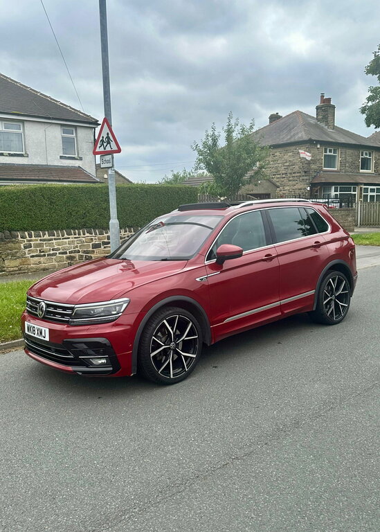 Volkswagen Tiguan 2.0 Tdi R-line Suv Dsg 4Motion Euro 6 Red