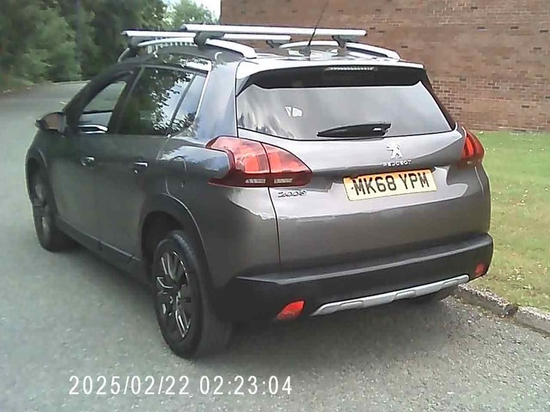 Peugeot 2008 Allure Premium Grey #4
