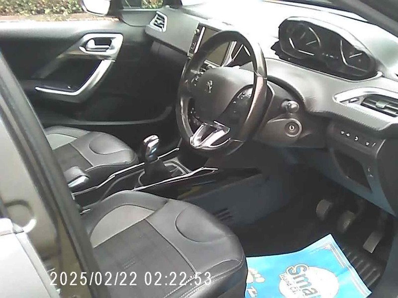 Peugeot 2008 Allure Premium Grey #5