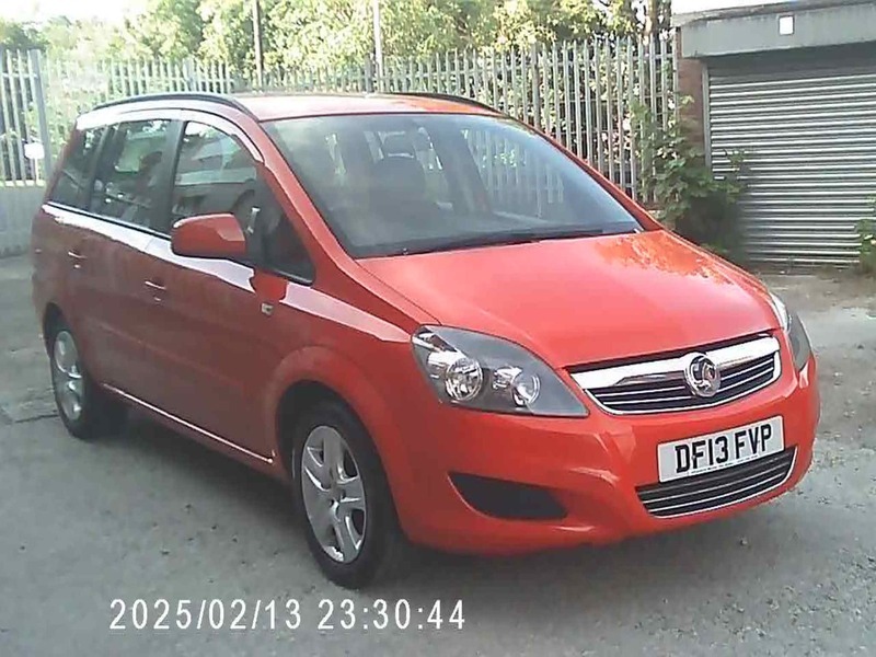 Vauxhall Zafira Exclusiv Red #3