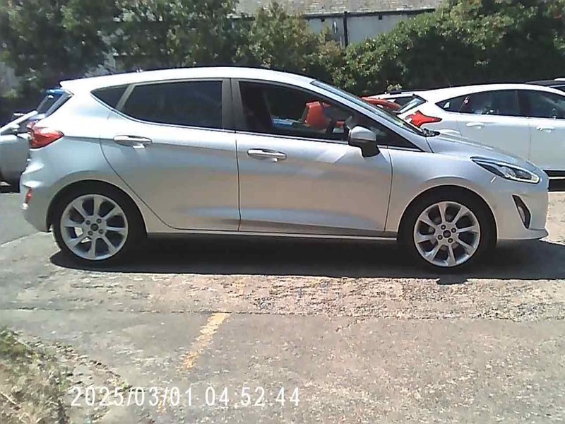 Ford Fiesta Titanium Silver #4