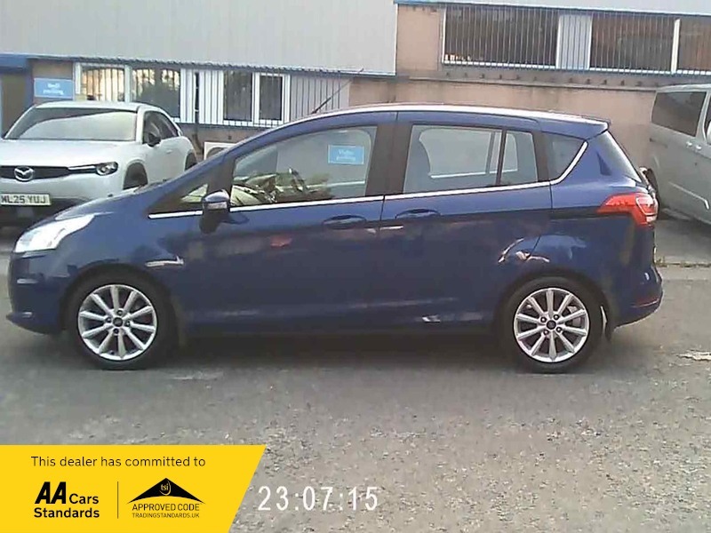 Ford B-Max Titanium Navigator Blue