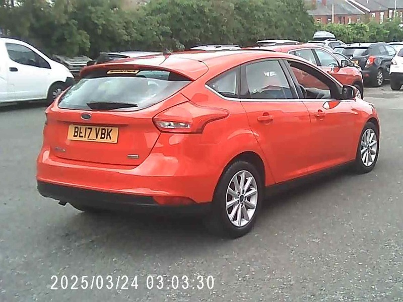 Ford Focus Titanium Red #5