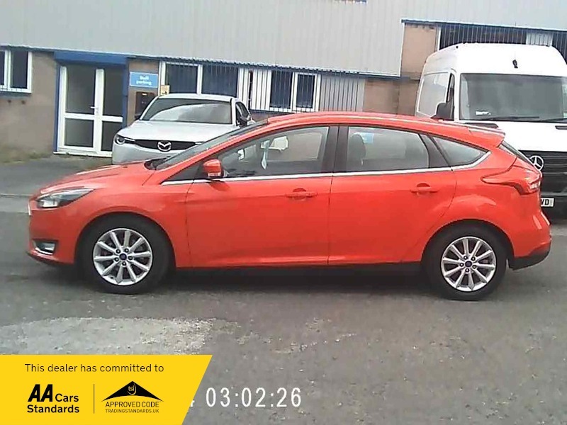 Ford Focus Titanium Red