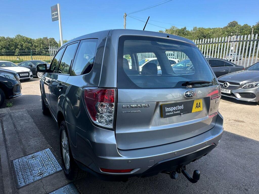 Subaru Forester D X Green #9