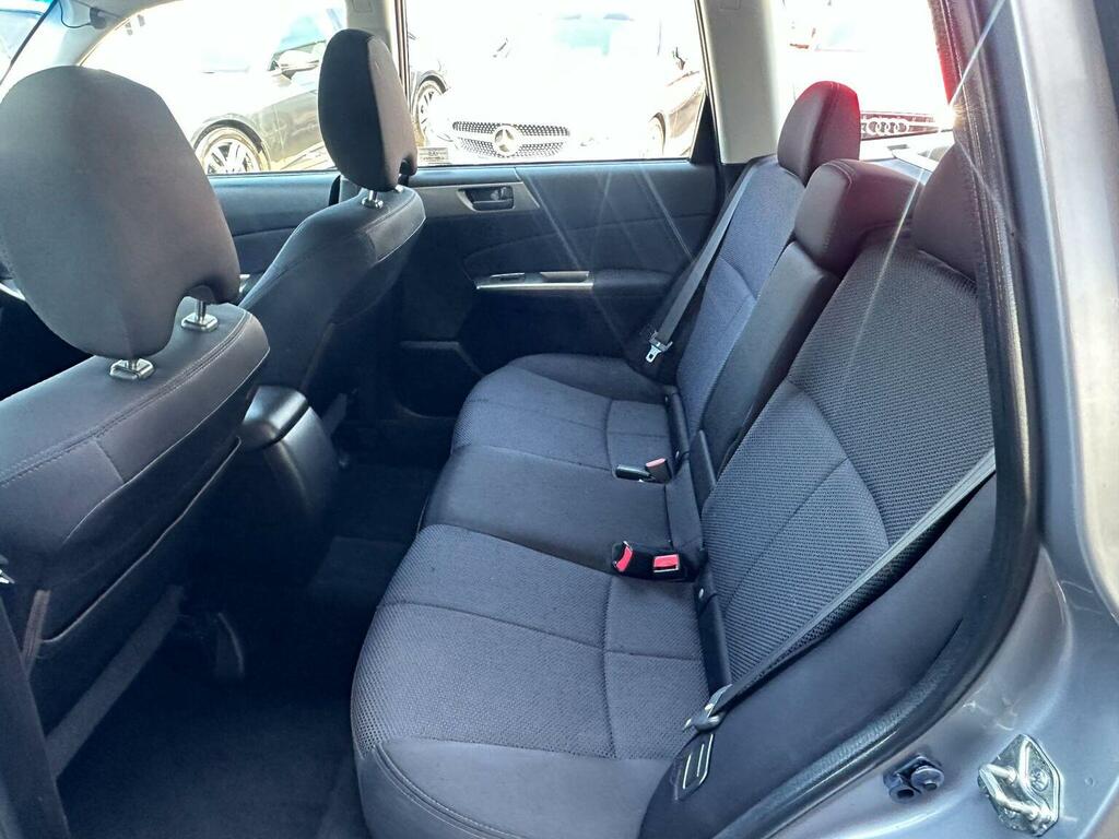 Subaru Forester D X Green #18