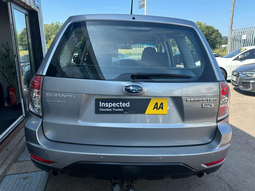 Subaru Forester D X Green #8