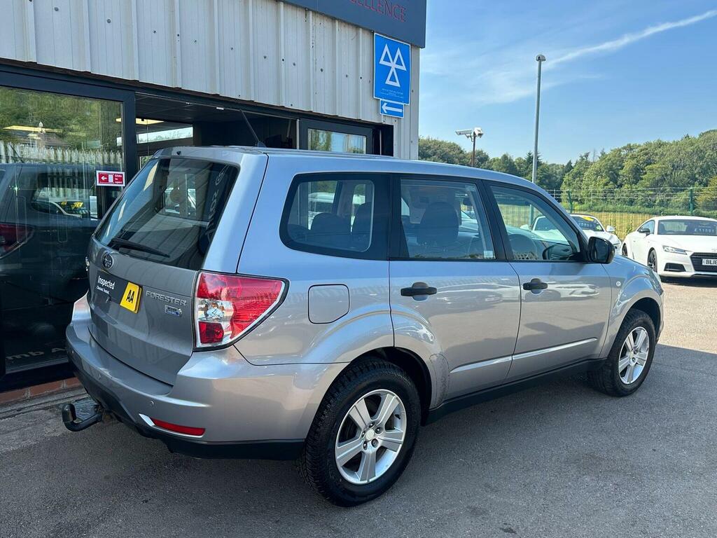 Subaru Forester D X Green #10
