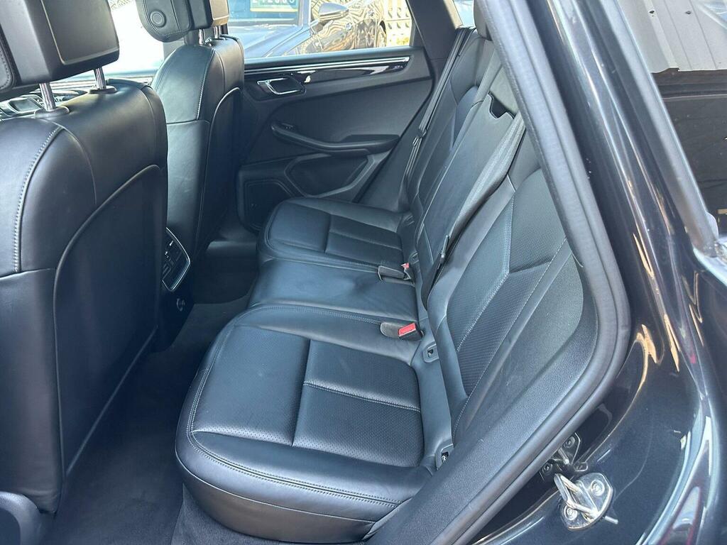 Porsche Macan 3.0 D S Pdk 258 Bhp Blue #16