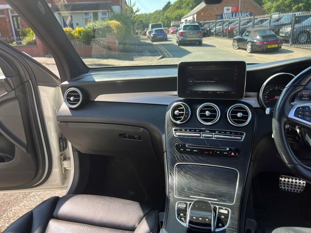 Mercedes-Benz GLC Class Mercedes-benz Glc 220 D 4Matic Sport Pr Estate White #31