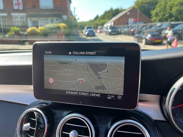 Mercedes-Benz GLC Class Mercedes-benz Glc 220 D 4Matic Sport Pr Estate White #39