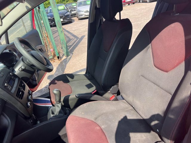 Renault Clio 1.1 Expression 16V 75 Bhp White #30