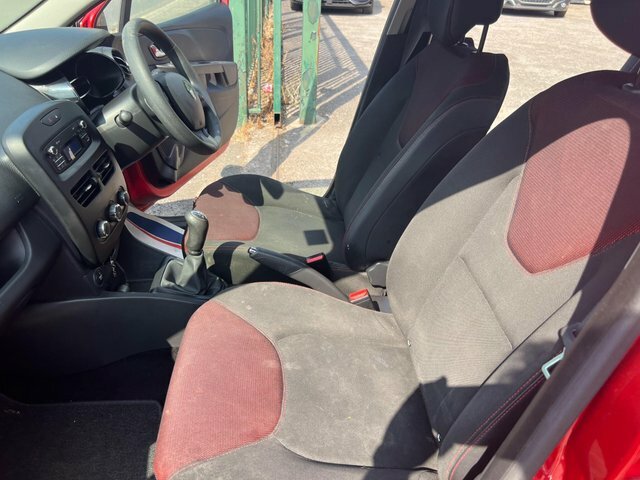 Renault Clio 1.1 Expression 16V 75 Bhp White #29