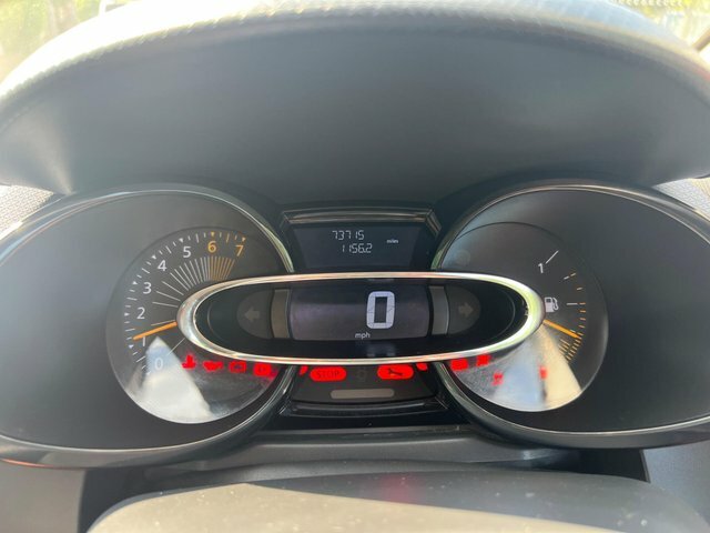 Renault Clio 1.1 Expression 16V 75 Bhp White #31