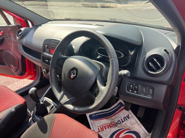 Renault Clio 1.1 Expression 16V 75 Bhp White #21