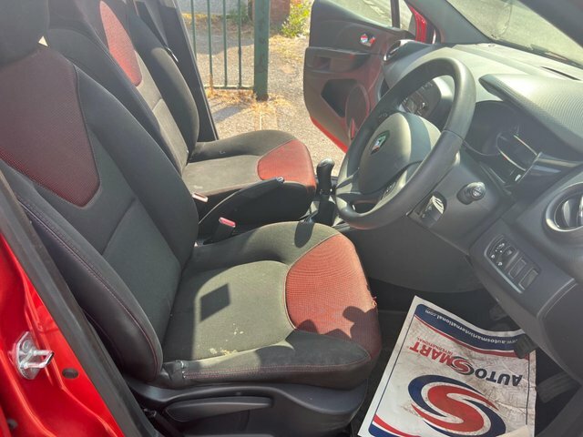 Renault Clio 1.1 Expression 16V 75 Bhp White #19