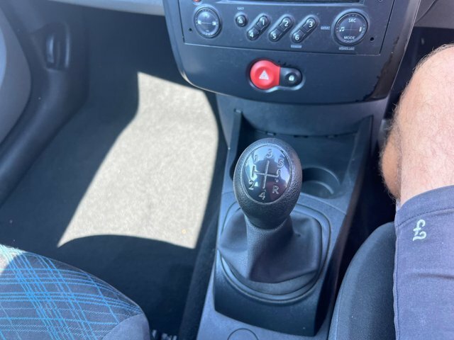 Renault Clio Expression 16V #29