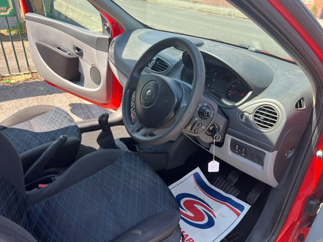 Renault Clio Expression 16V #18
