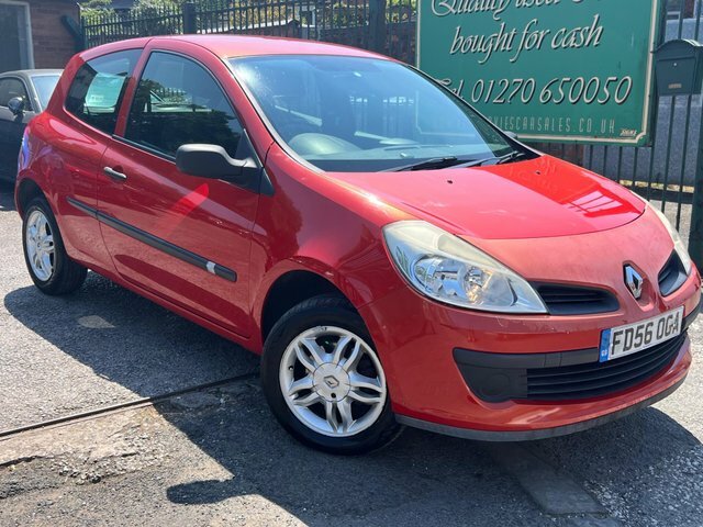 Renault Clio Diesel Red