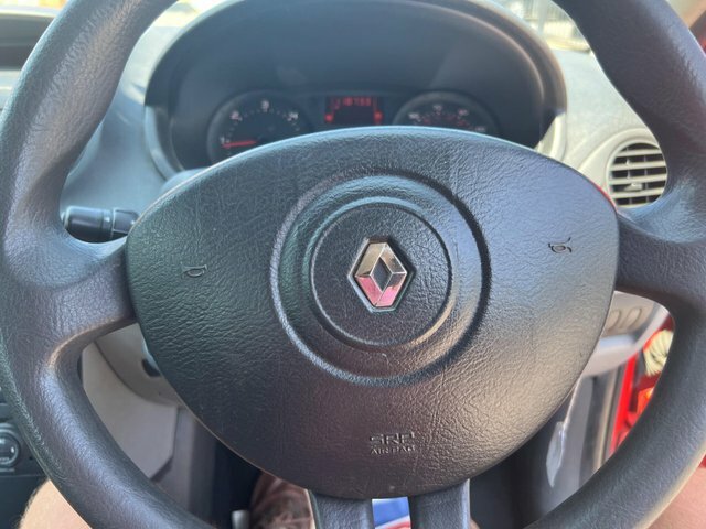 Renault Clio Expression 16V #30