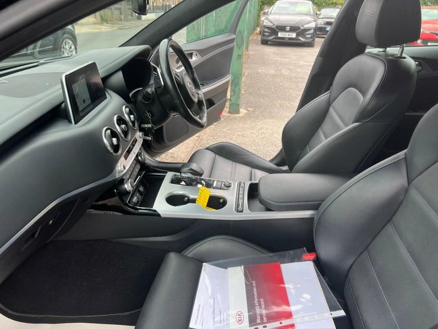 Kia Stinger 3.3 T-gdi Gt S Red #40