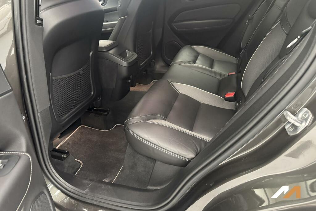 Volvo XC60 T4 Edition Black #19
