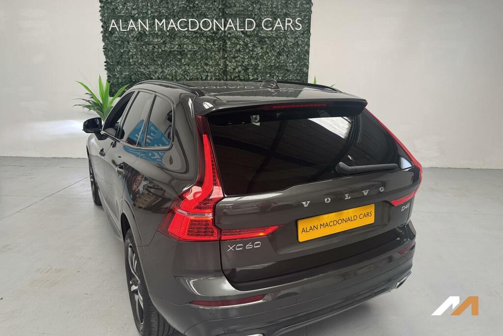 Volvo XC60 T4 Edition Black #14