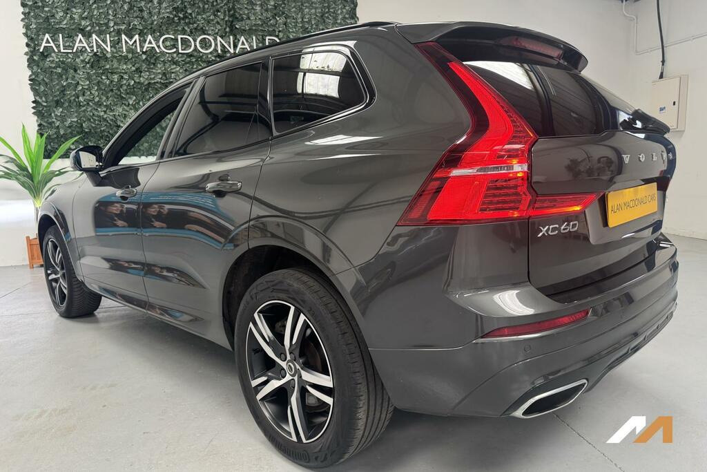 Volvo XC60 T4 Edition Black #15