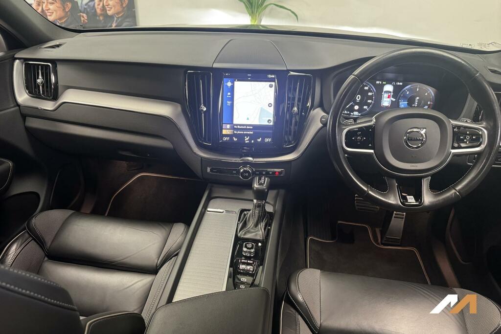 Volvo XC60 T4 Edition Black #21